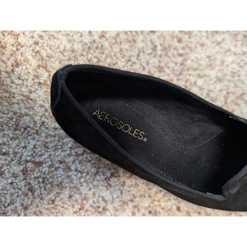 AEROSOLES BETLINIA size 8.5; Black velvet loafers/flats, gold embroidered crest - Picture 4 of 11